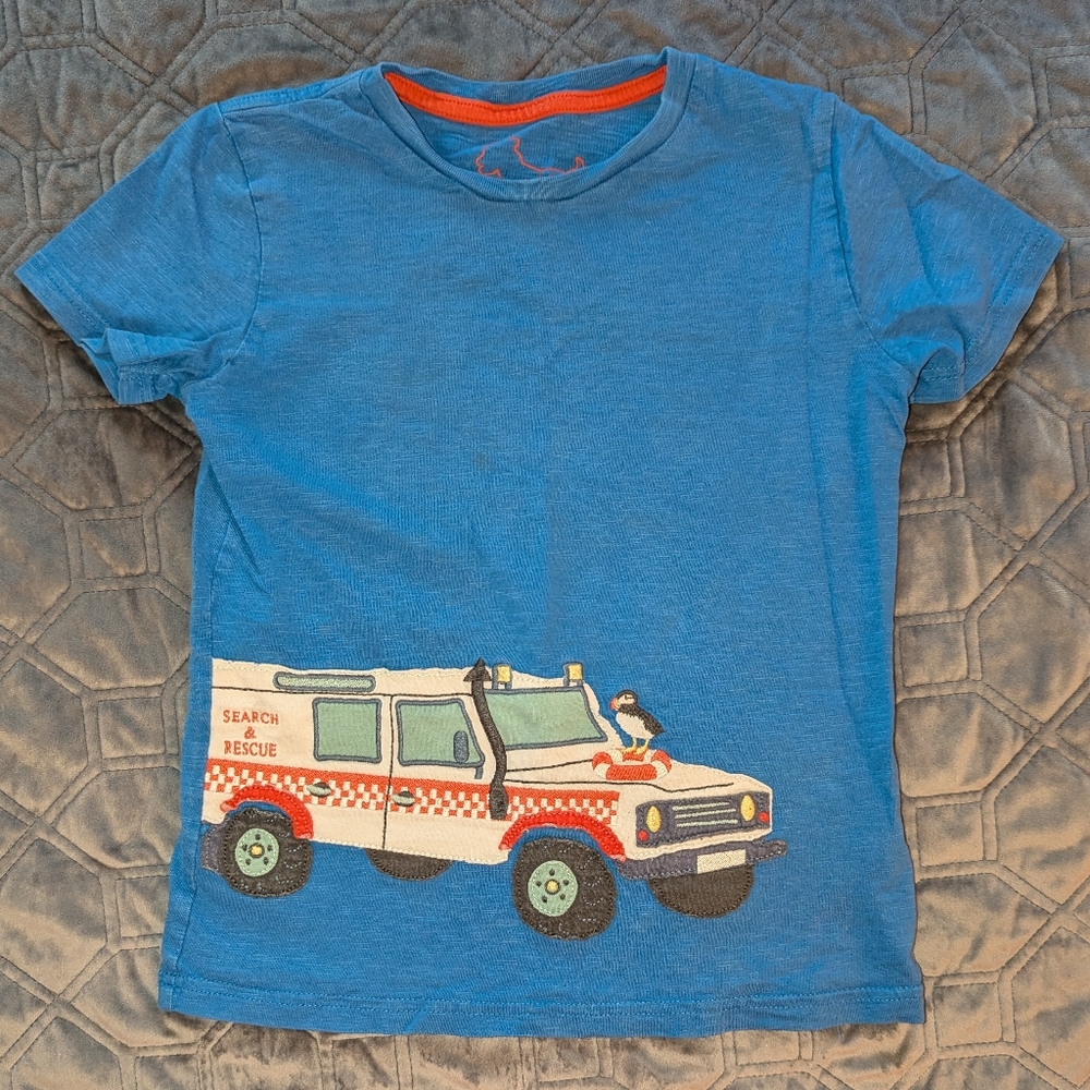 Mini Boden rescue vehicle puffin shirt 6-7